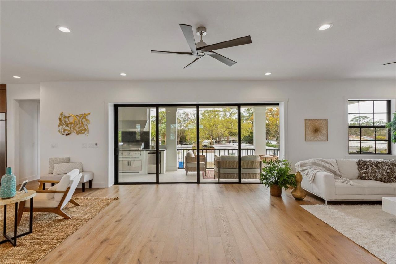 220 90th Avenue Ne, Saint Petersburg, FL 33702 Photo