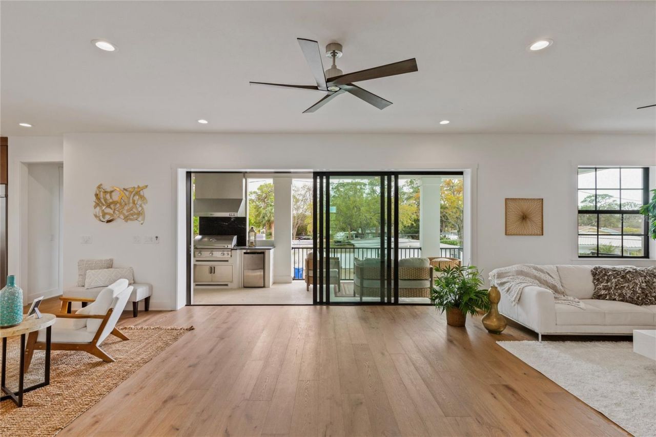 220 90th Avenue Ne, Saint Petersburg, FL 33702 Photo