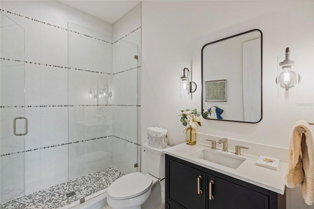 220 90th Avenue Ne, Saint Petersburg, FL 33702 Photo