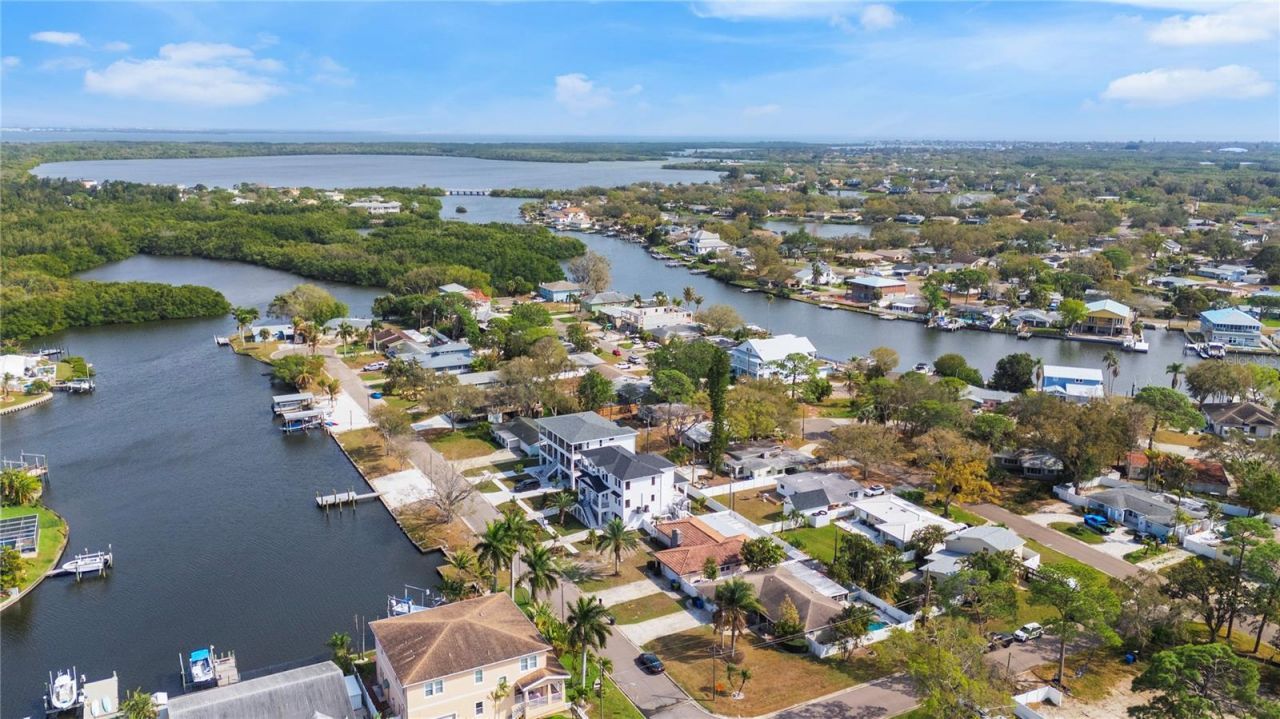 220 90th Avenue Ne, Saint Petersburg, FL 33702 Photo