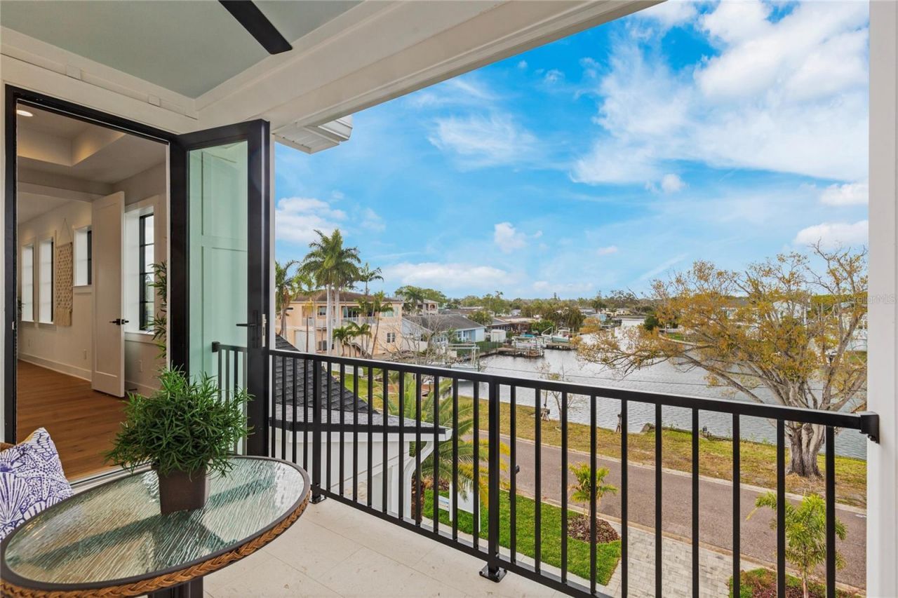 220 90th Avenue Ne, Saint Petersburg, FL 33702 Photo