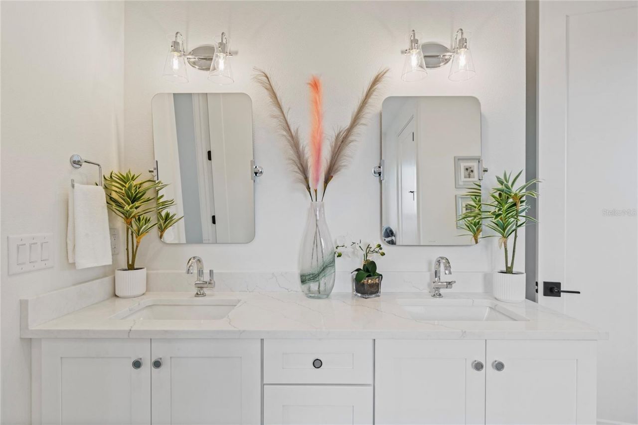 220 90th Avenue Ne, Saint Petersburg, FL 33702 Photo