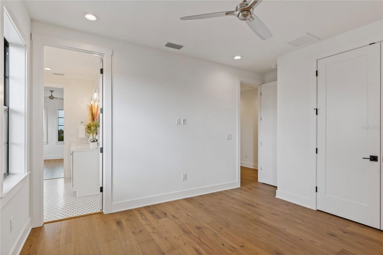 220 90th Avenue Ne, Saint Petersburg, FL 33702 Photo