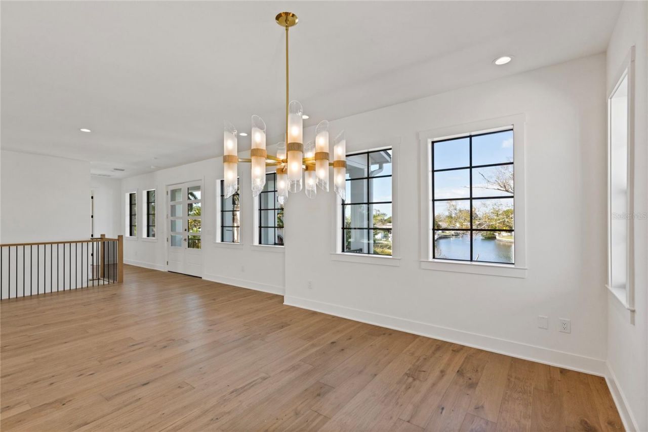 220 90th Avenue Ne, Saint Petersburg, FL 33702 Photo