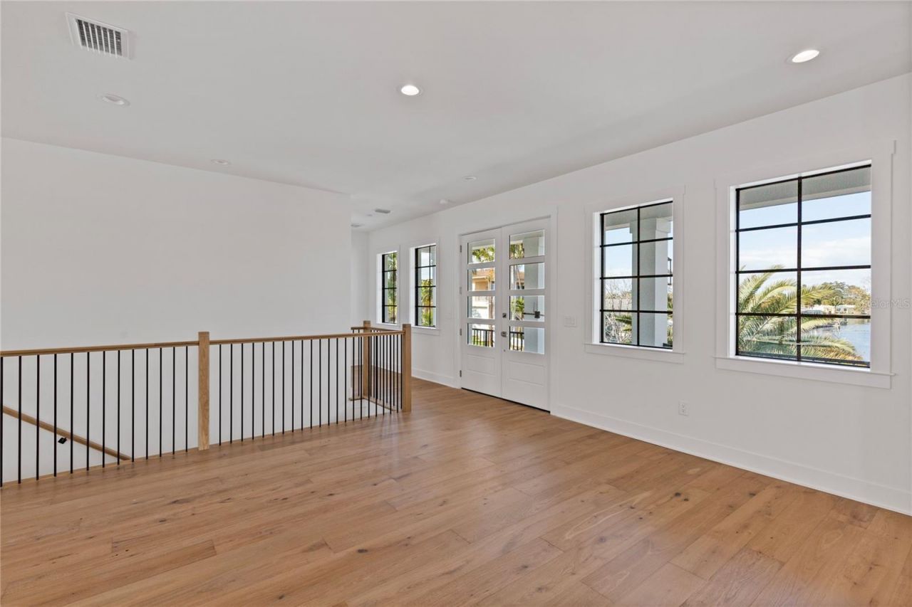 220 90th Avenue Ne, Saint Petersburg, FL 33702 Photo