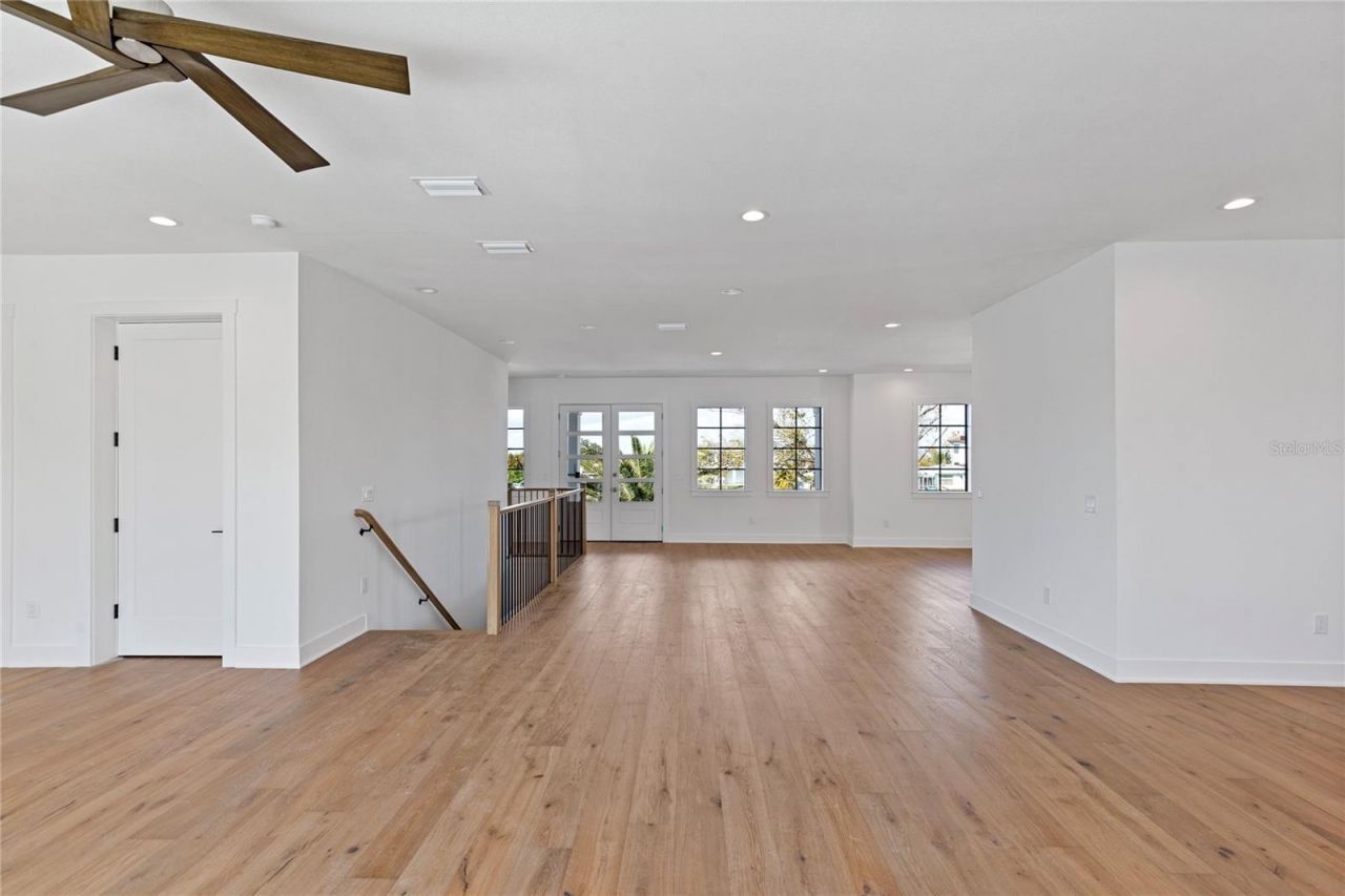 220 90th Avenue Ne, Saint Petersburg, FL 33702 Photo