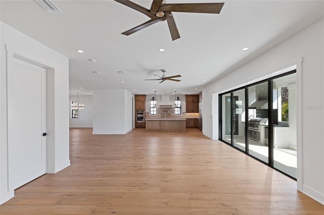 220 90th Avenue Ne, Saint Petersburg, FL 33702 Photo