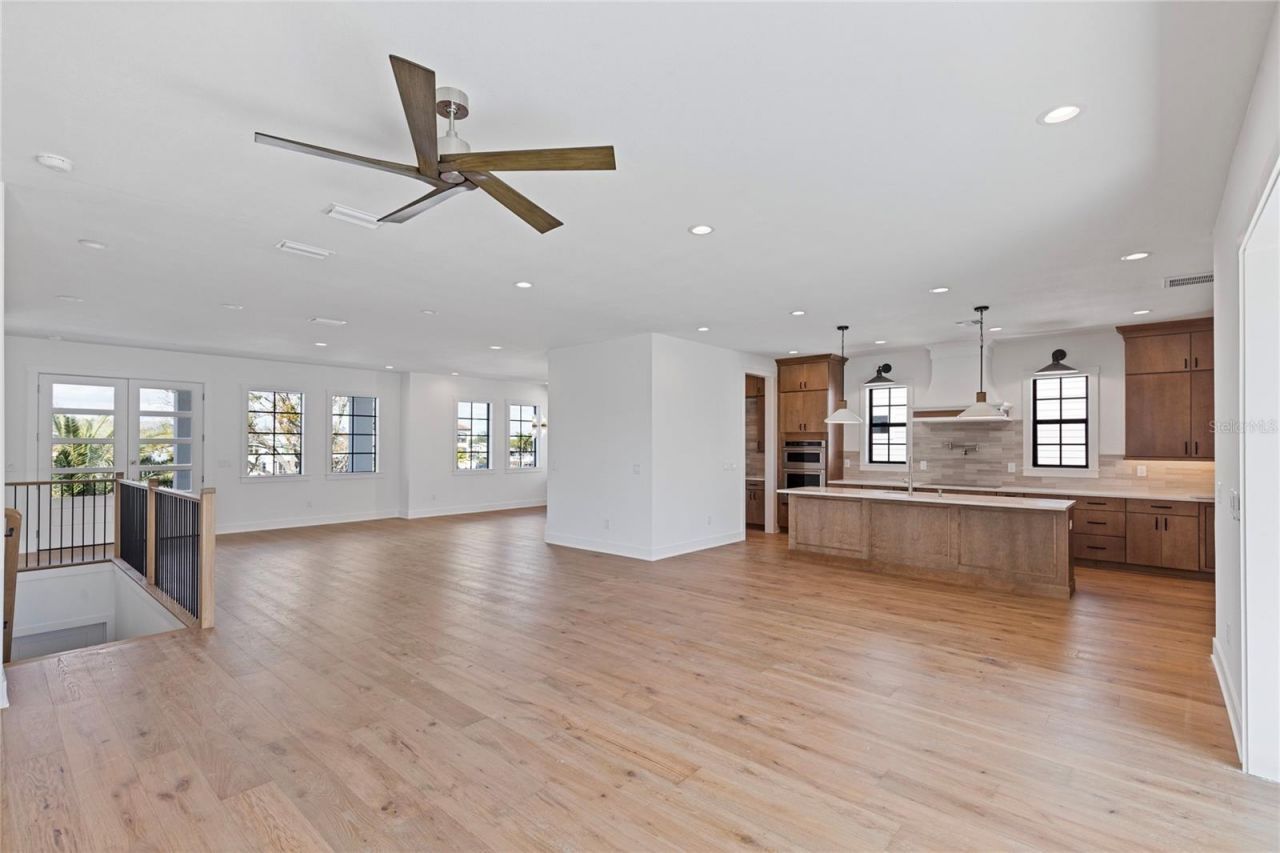 220 90th Avenue Ne, Saint Petersburg, FL 33702 Photo