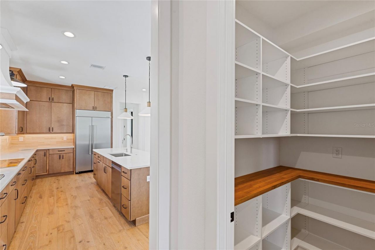 220 90th Avenue Ne, Saint Petersburg, FL 33702 Photo