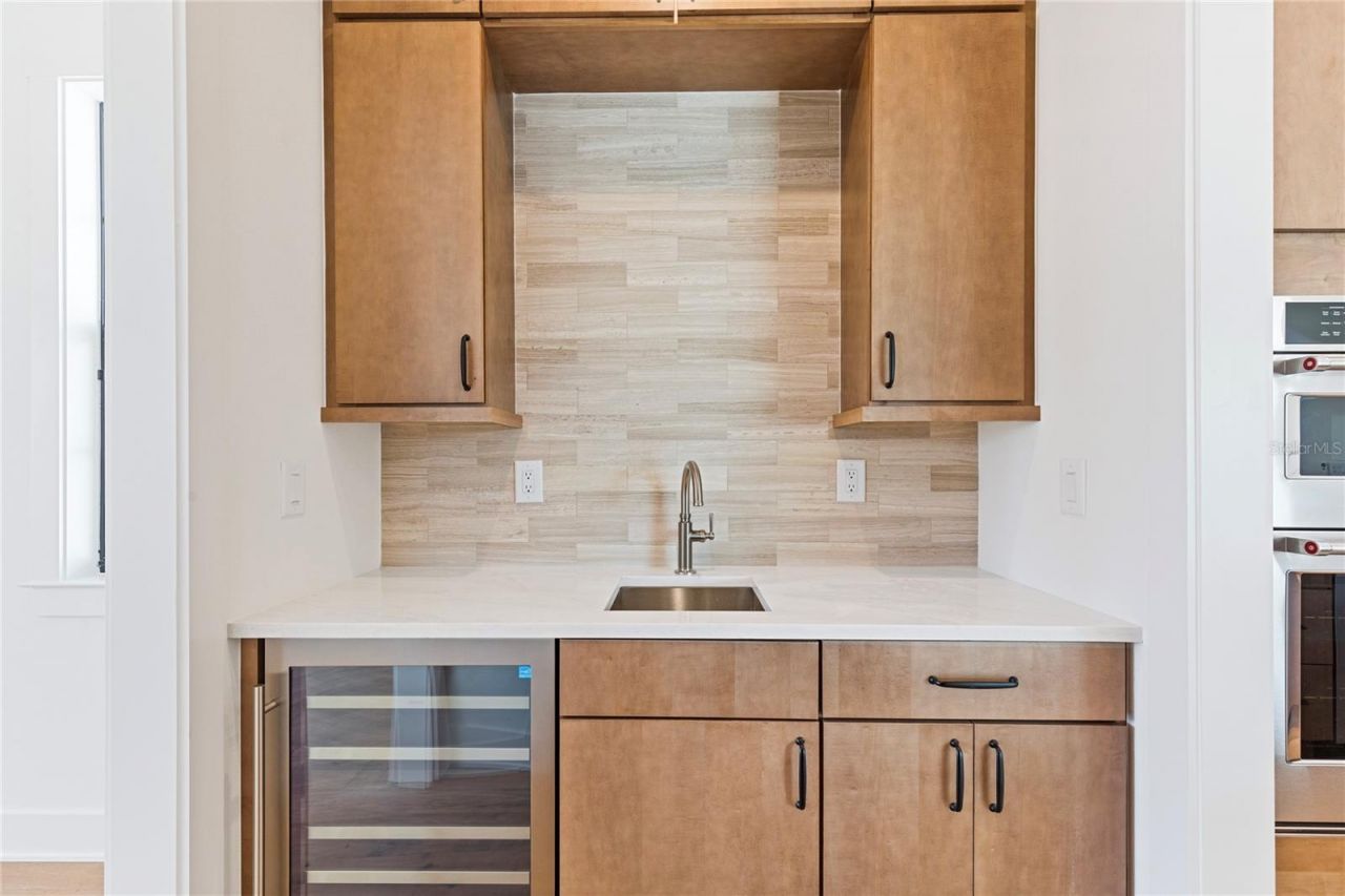 220 90th Avenue Ne, Saint Petersburg, FL 33702 Photo