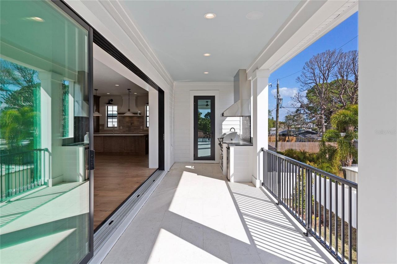 220 90th Avenue Ne, Saint Petersburg, FL 33702 Photo