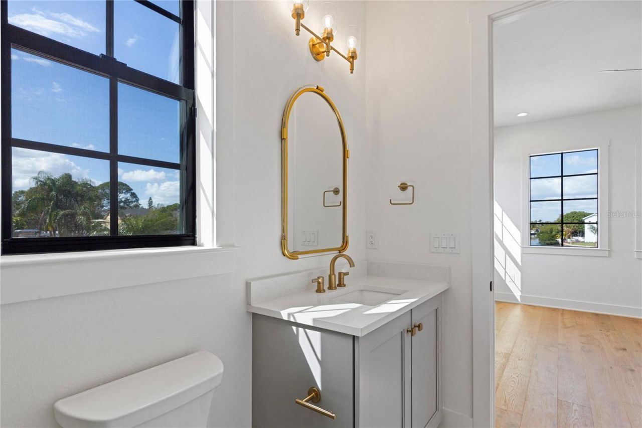 220 90th Avenue Ne, Saint Petersburg, FL 33702 Photo