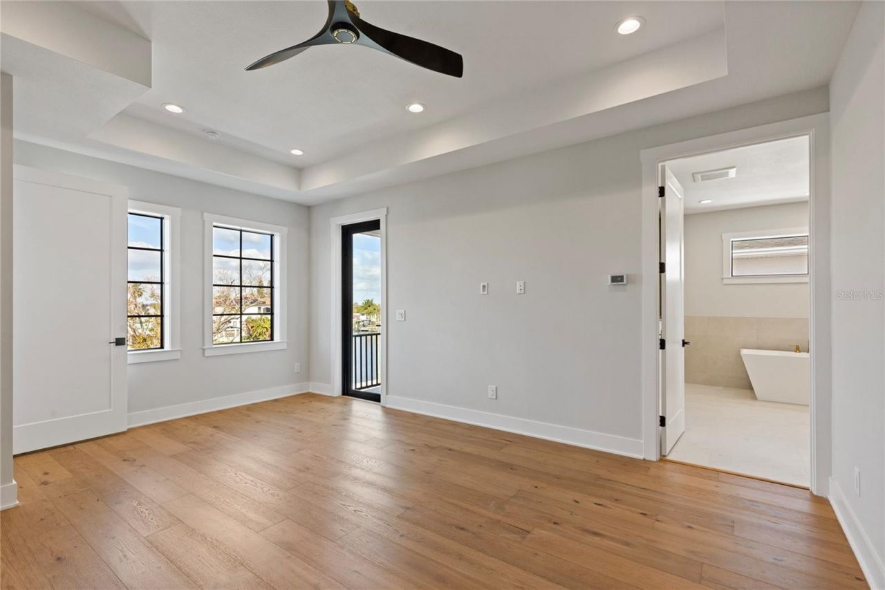 220 90th Avenue Ne, Saint Petersburg, FL 33702 Photo