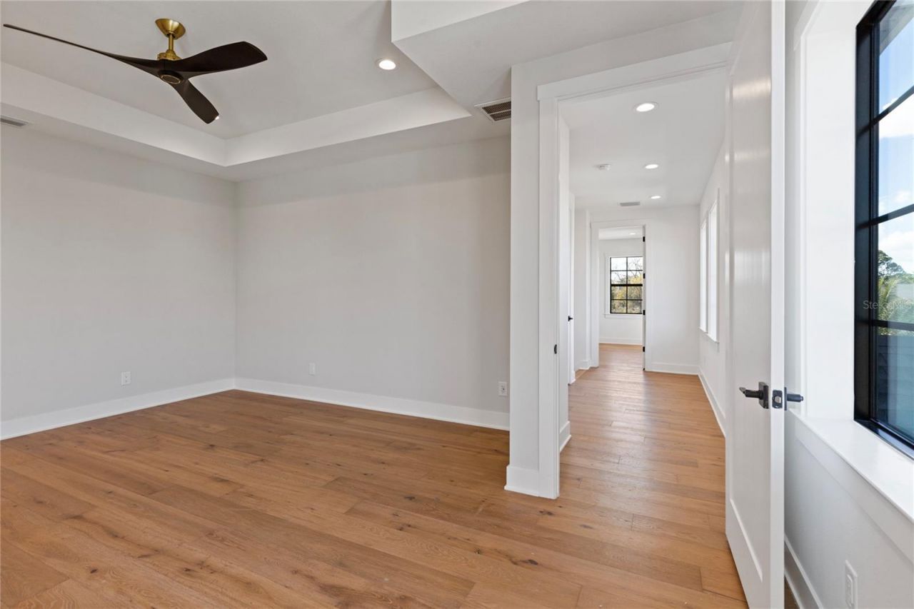 220 90th Avenue Ne, Saint Petersburg, FL 33702 Photo