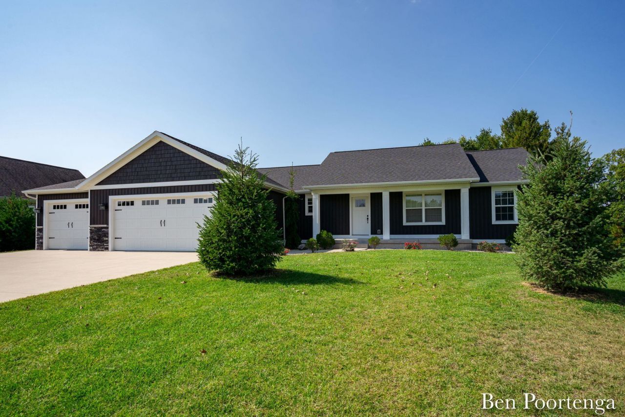 21909 Hilltop Circle, Stanwood, MI 49346 Main Photo