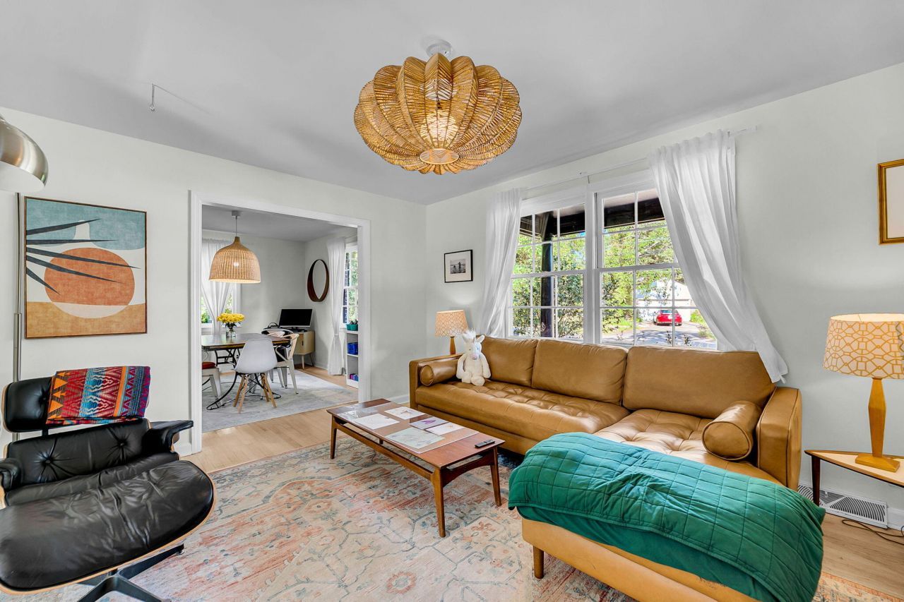 1285 Camerton Street Photo 11