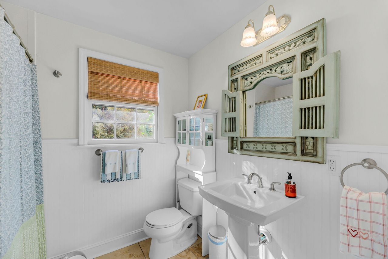 1285 Camerton Street Photo 15