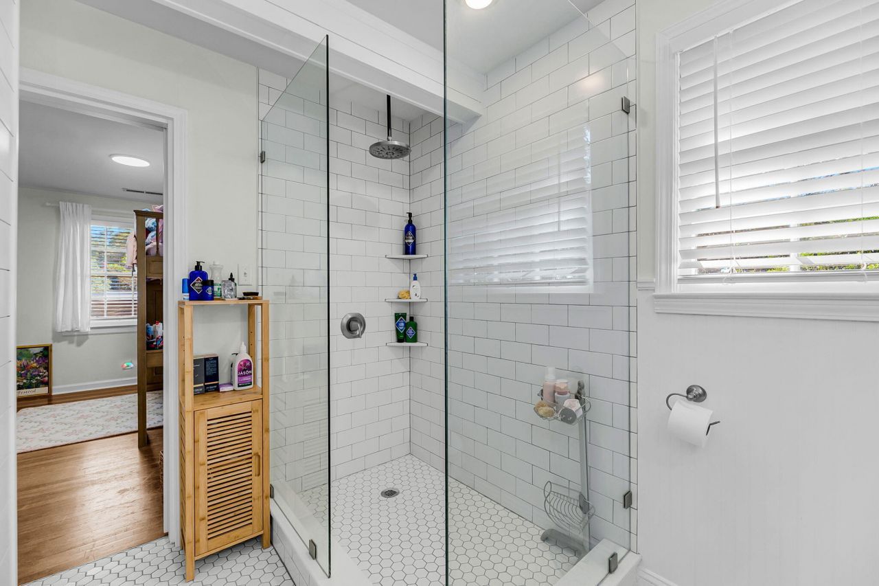 1285 Camerton Street Photo 18