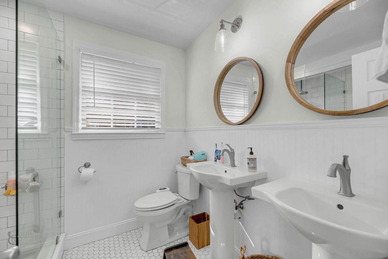 1285 Camerton Street Photo 20