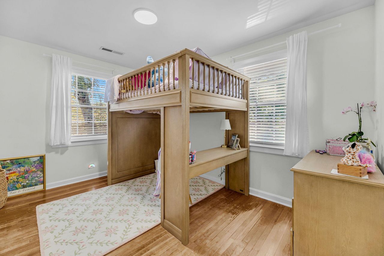 1285 Camerton Street Photo 21