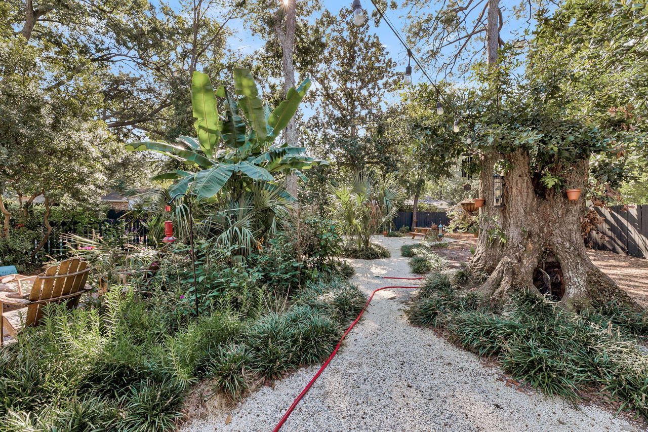 1285 Camerton Street Photo 23