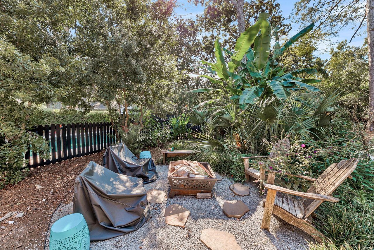 1285 Camerton Street Photo 25