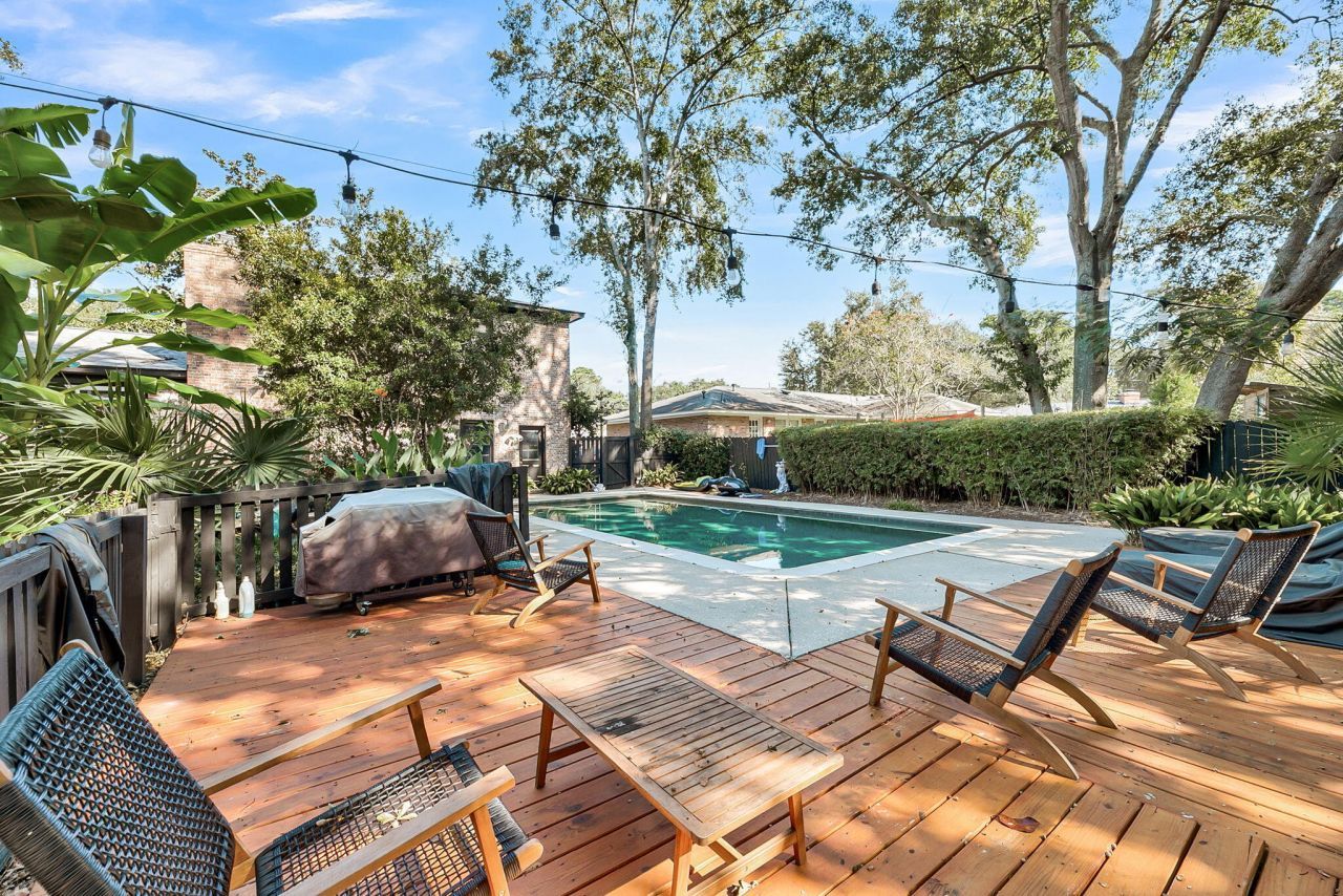 1285 Camerton Street Photo 28