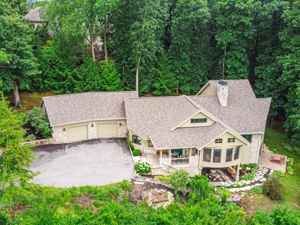 54 Braemar Drive, Valparaiso, IN 46385