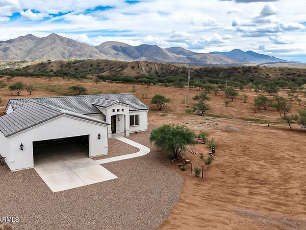 28 San Gabriel Drive, Patagonia, AZ 85624