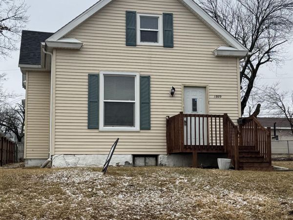 1925 VINE ST, Davenport, IA 52804