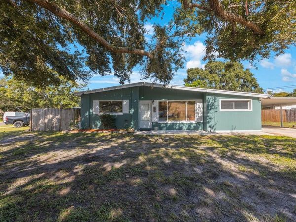 8946 93RD STREET, SEMINOLE, FL 33777