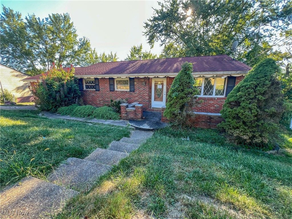 17 Sunset Drive, Martins Ferry, OH 43935 Main Photo