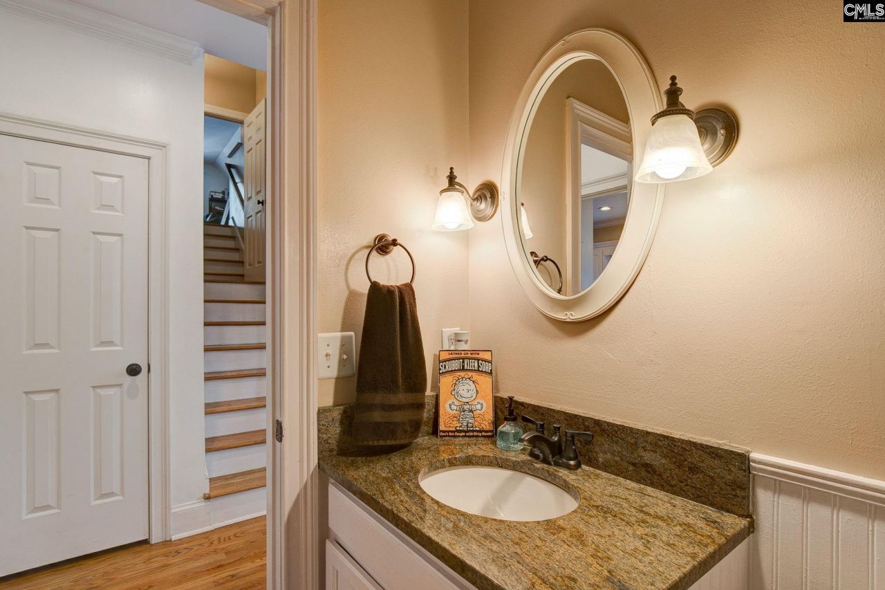 10 Idlebrook Circle Photo 15