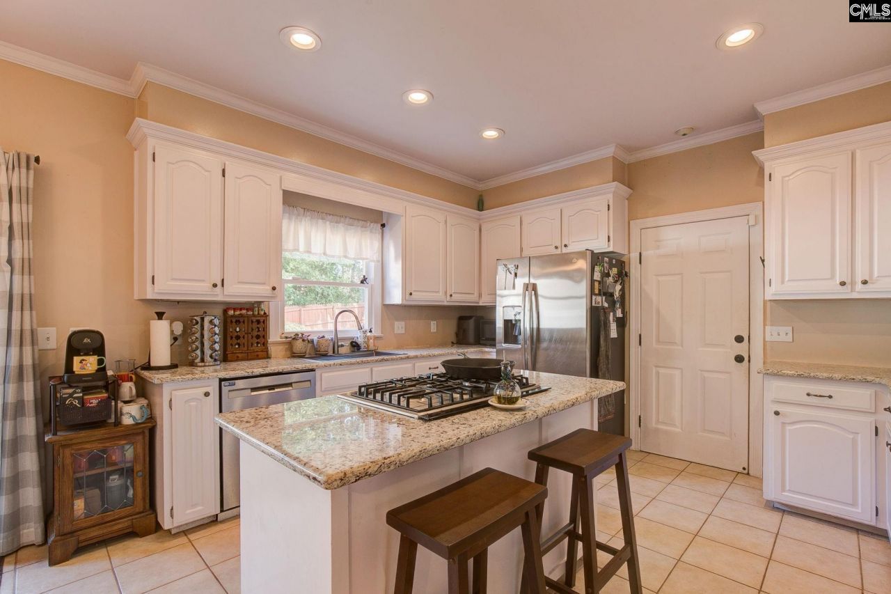10 Idlebrook Circle Photo 16