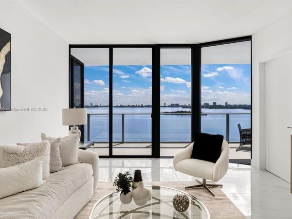 700 NE 24th St, Unit 1005, Miami, FL 33137