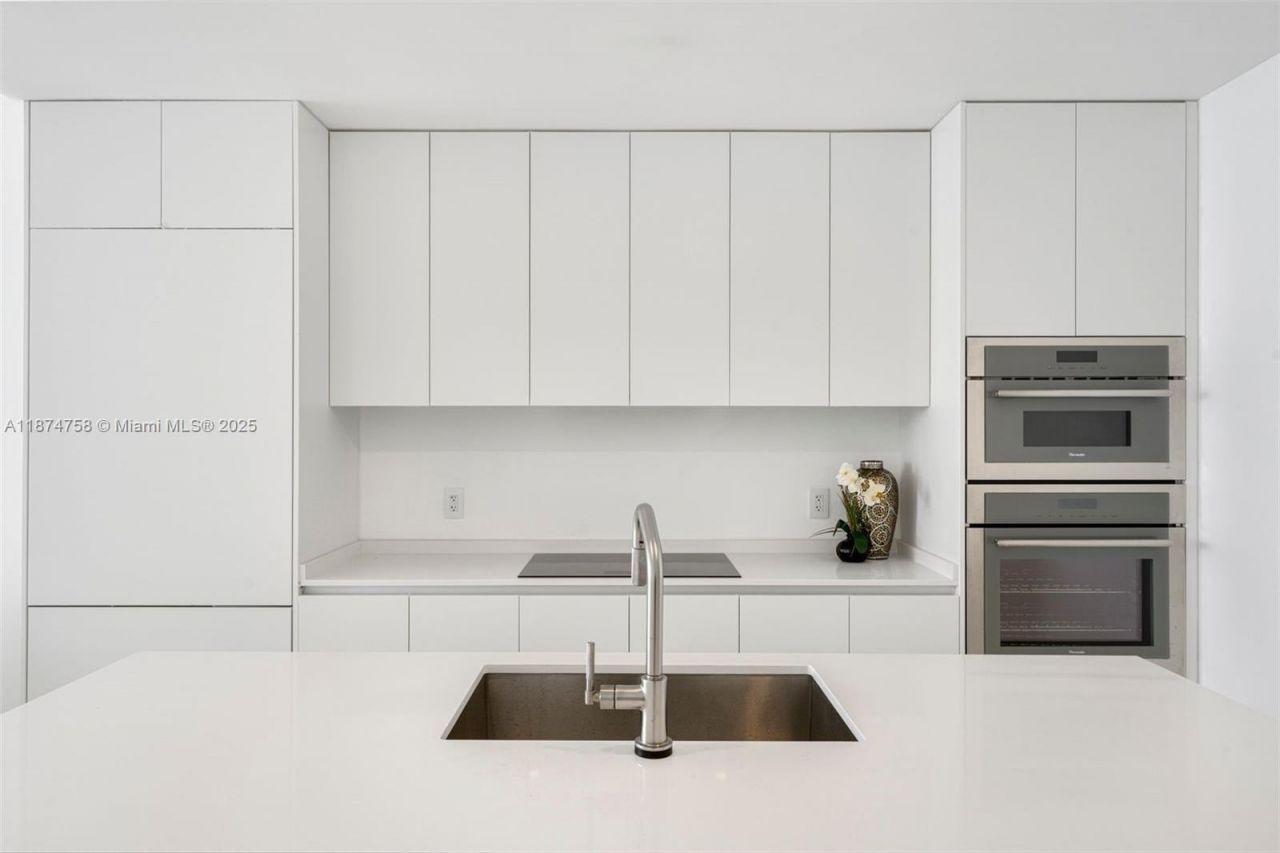 700 NE 24th St, Unit 1005, Miami, FL 33137 Photo