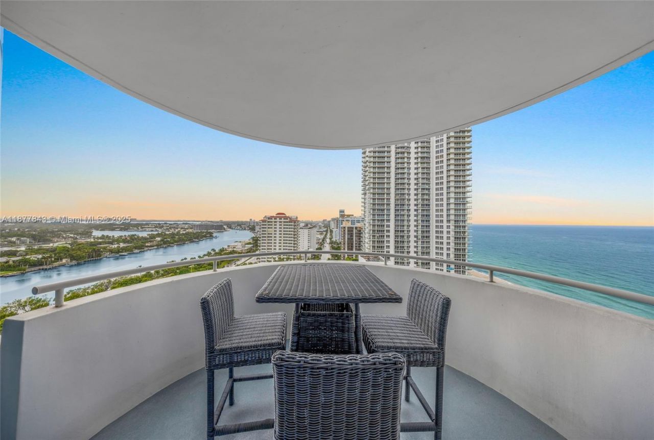 6301 Collins Ave, Unit 2107, Miami Beach, FL 33141 Photo
