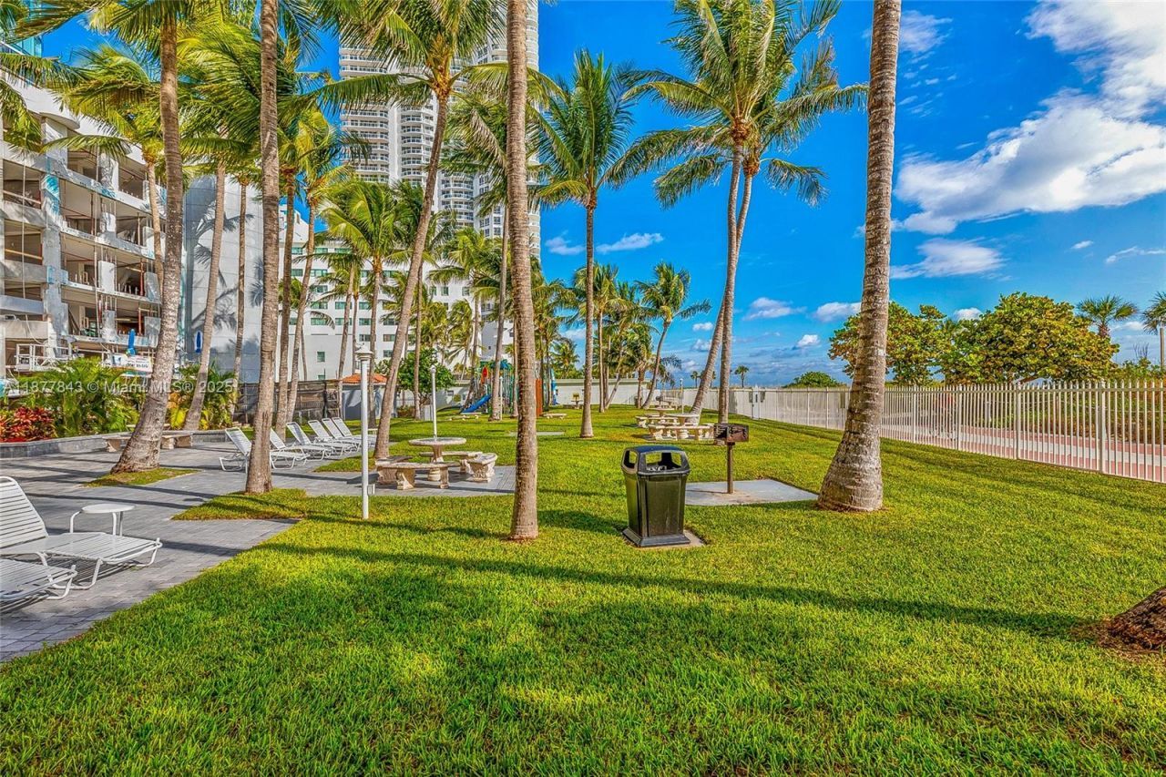 6301 Collins Ave, Unit 2107, Miami Beach, FL 33141 Photo