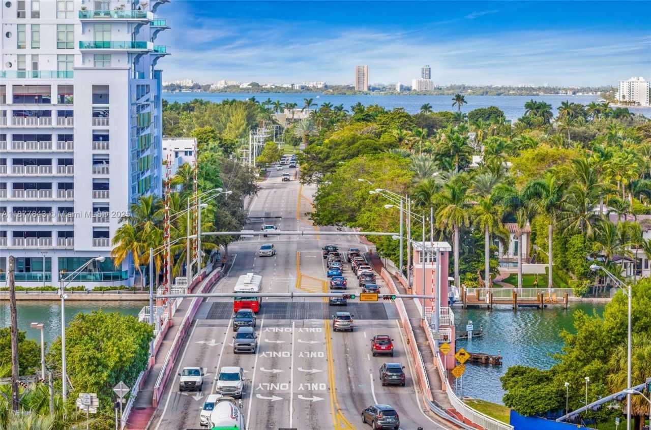 6301 Collins Ave, Unit 2107, Miami Beach, FL 33141 Photo