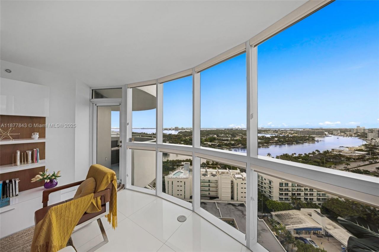 6301 Collins Ave, Unit 2107, Miami Beach, FL 33141 Photo