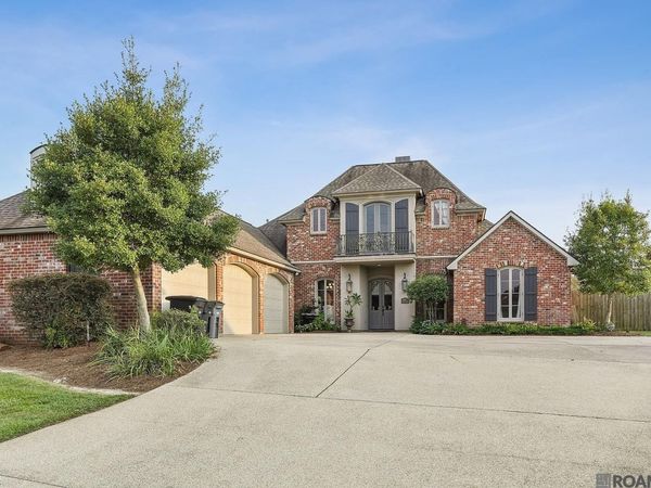 18522 Lake Stream Dr, Greenwell Springs, LA 70739