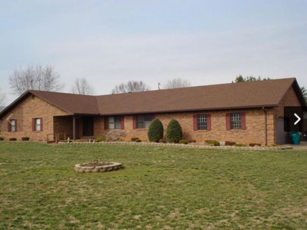 2915 Carriage Hill Drive , Bowling Green, KY 42104