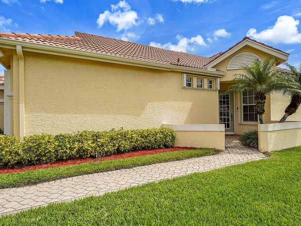 627 SW Saint Thomas Cove, Port Saint Lucie, FL 34986