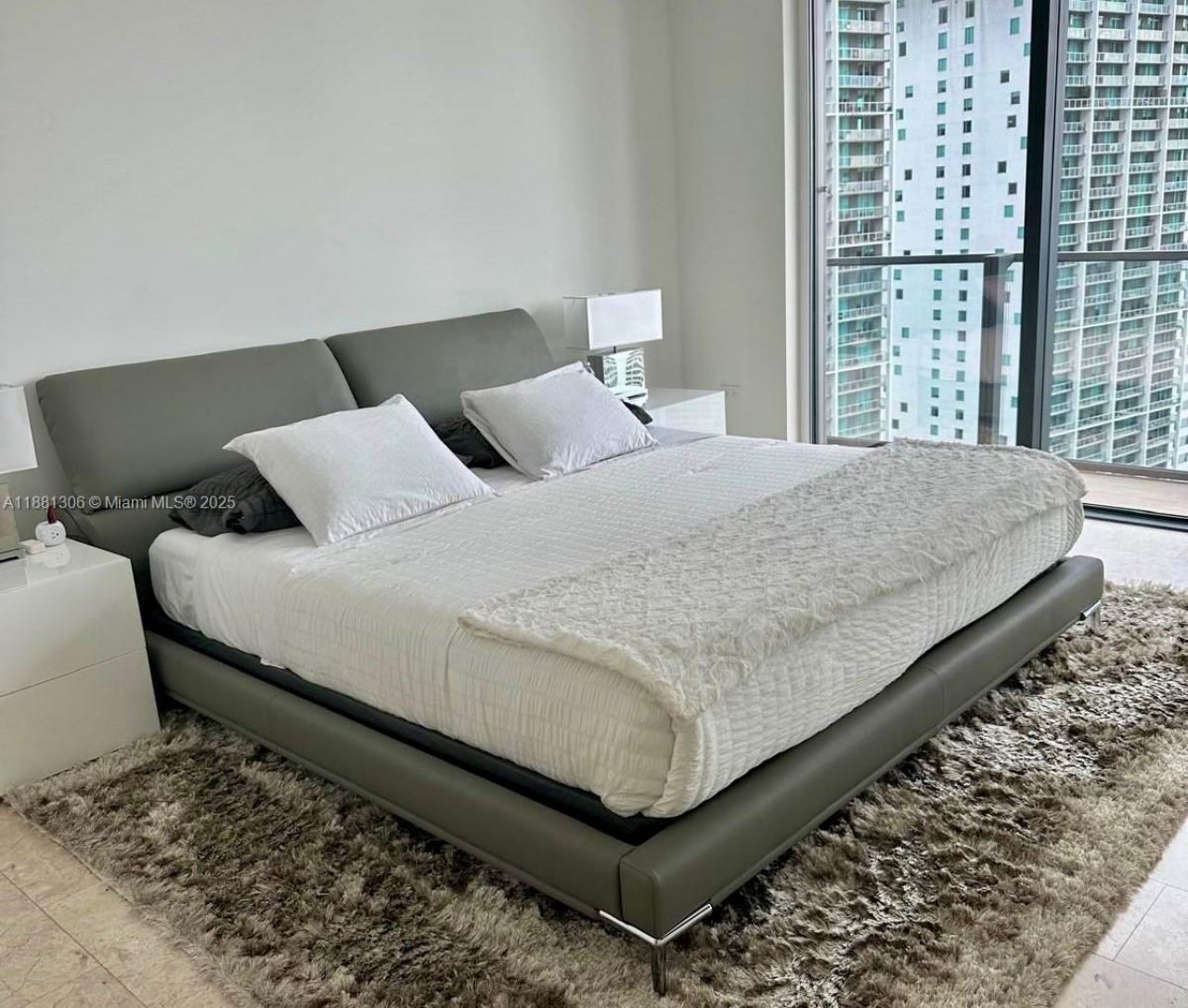 68 SE 6th St, Unit 2801, Miami, FL 33131 Photo