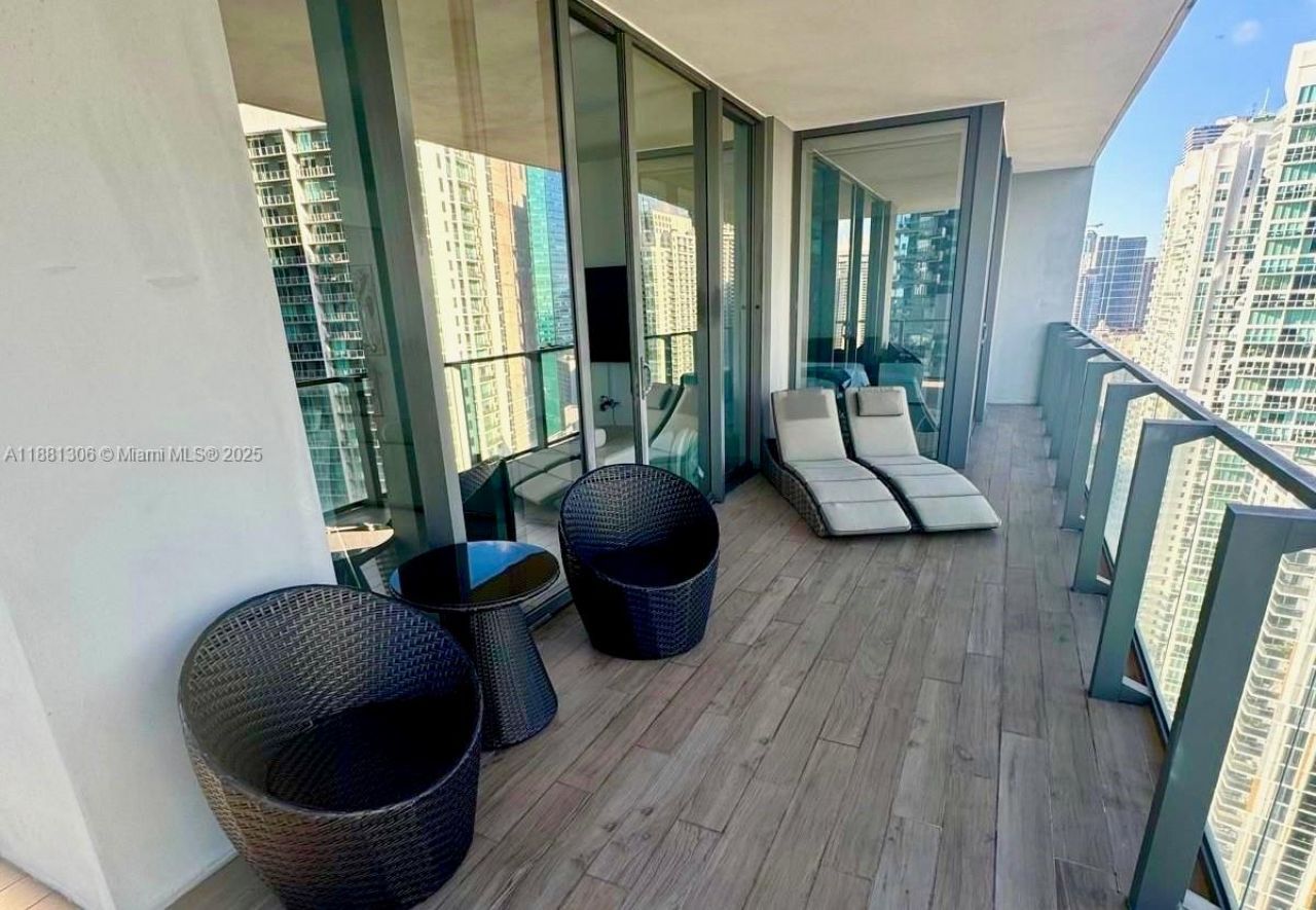 68 SE 6th St, Unit 2801, Miami, FL 33131 Photo