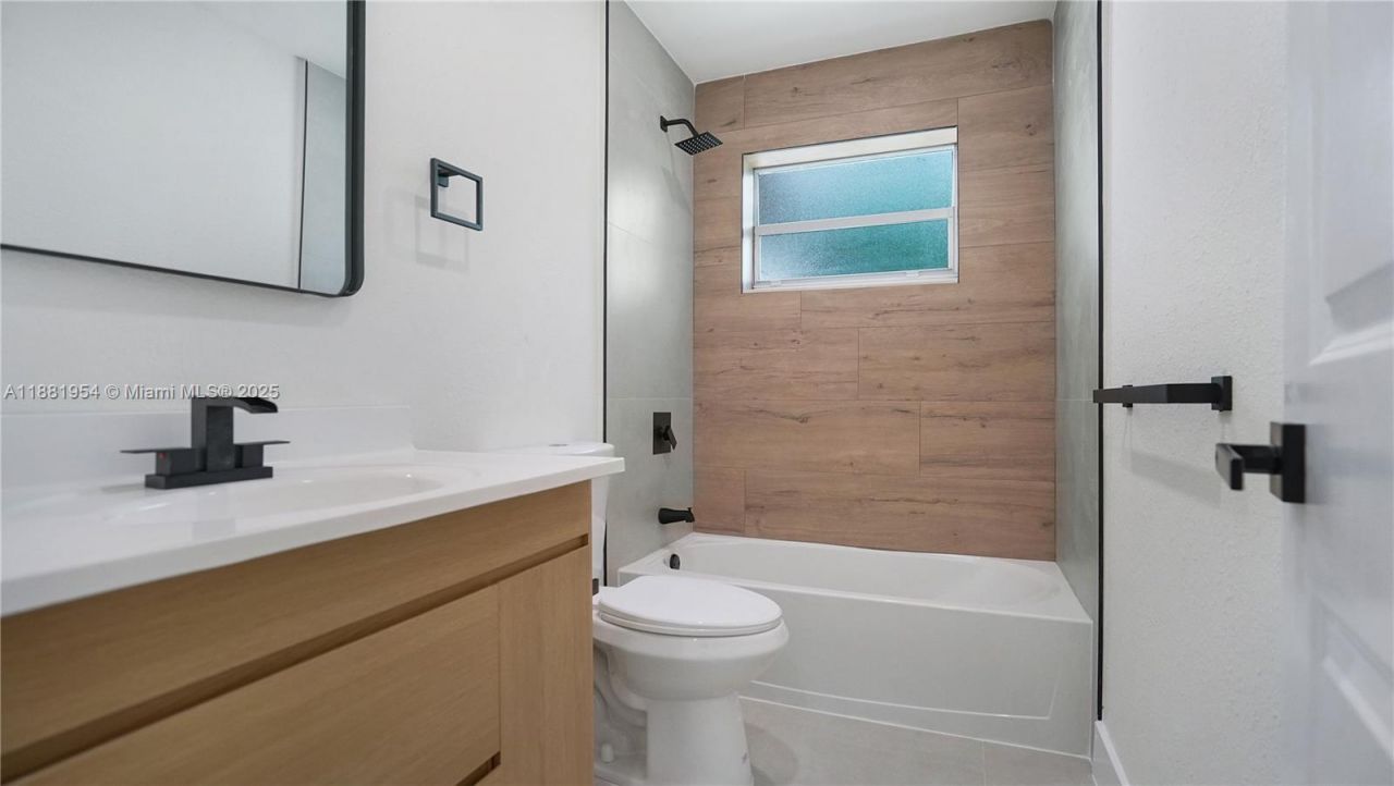 9161 NW 26th St, Sunrise, FL 33322 Photo