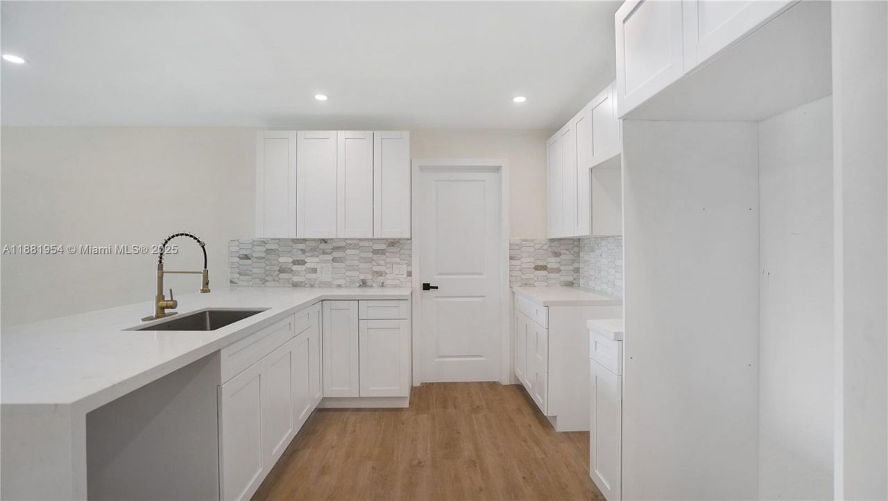 9161 NW 26th St, Sunrise, FL 33322 Photo