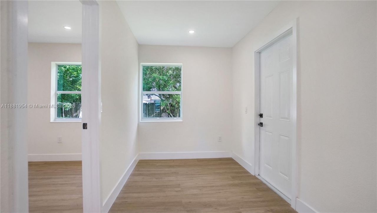 9161 NW 26th St, Sunrise, FL 33322 Photo