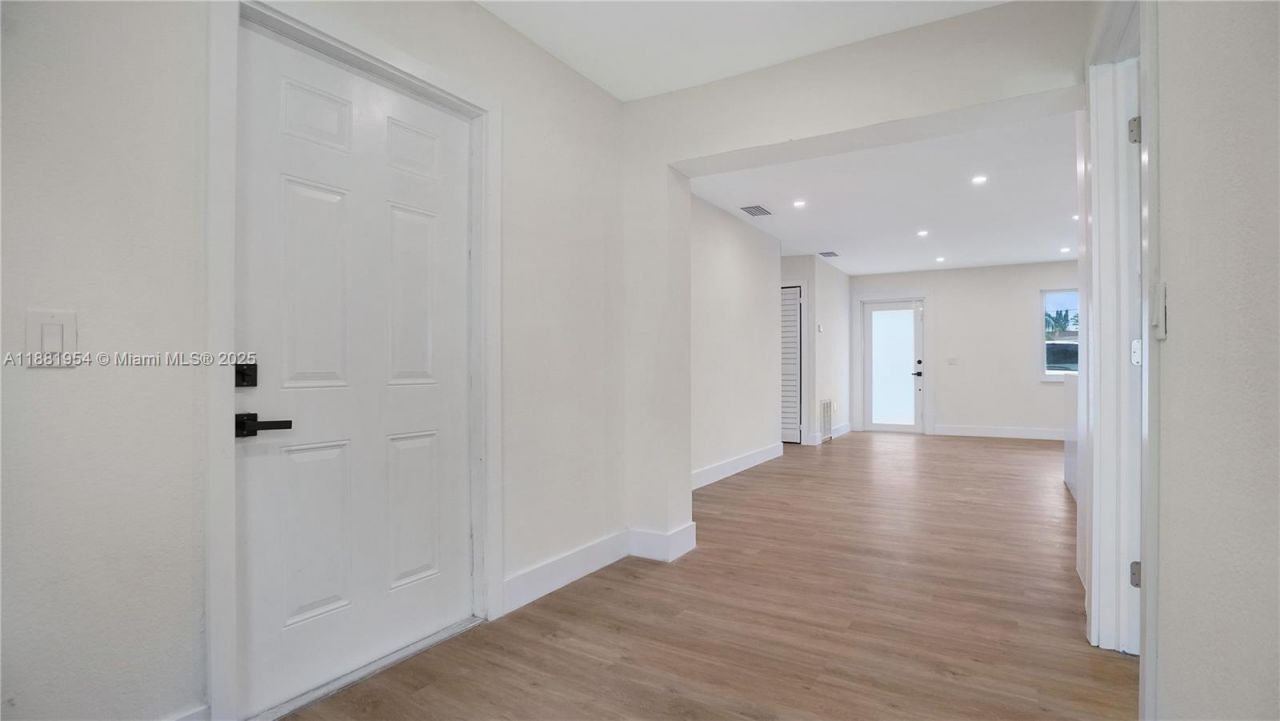 9161 NW 26th St, Sunrise, FL 33322 Photo