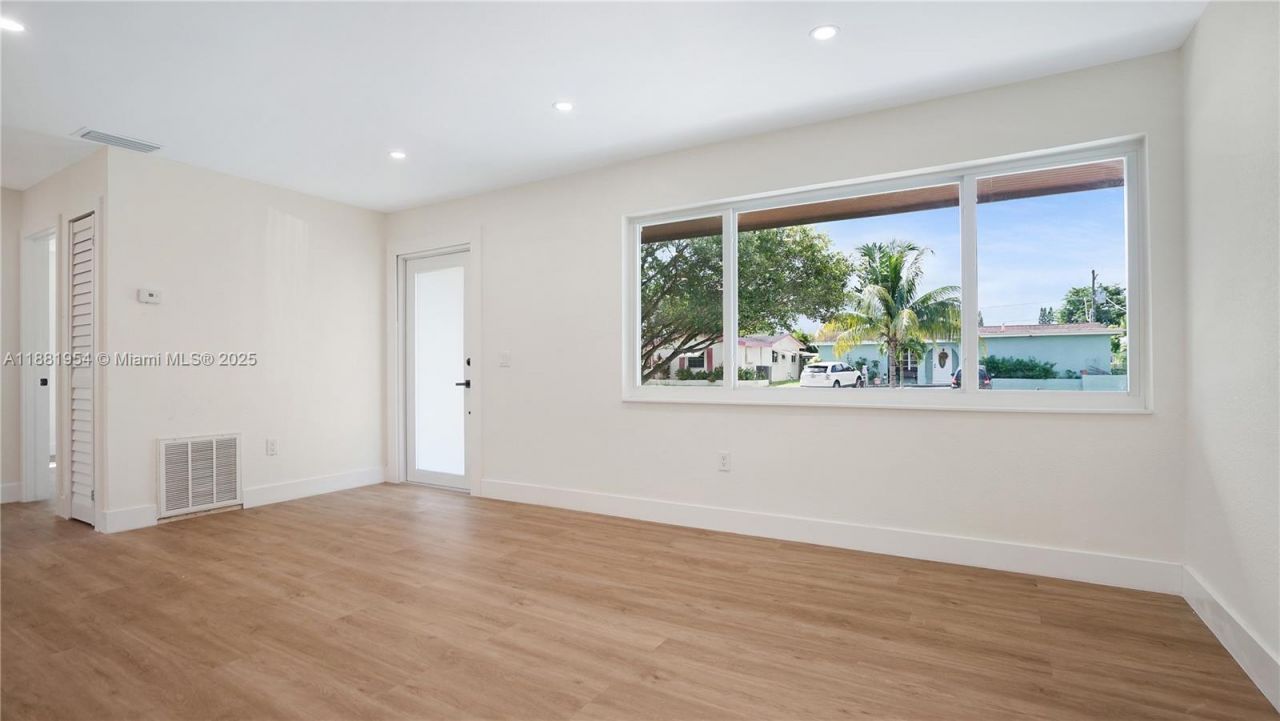 9161 NW 26th St, Sunrise, FL 33322 Photo